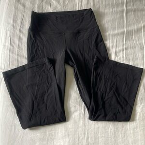 Aritzia TnaBUTTER Atmosphere Hi-Rise Cropped flare pants